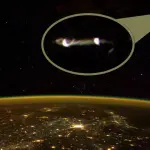 Astronauta Fotografa Oggetto Misterioso: UFO? No, E' ISS