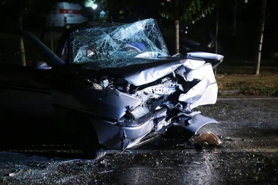 Macerata: scontro tra auto a Porto Recanati, morti Gianluca Carotti e Elisa Del Vicario, due bimbi gravi