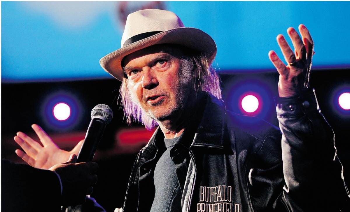 Neil Young Compie 70 Anni, Individualismo e Coralità in Nome del Rock
