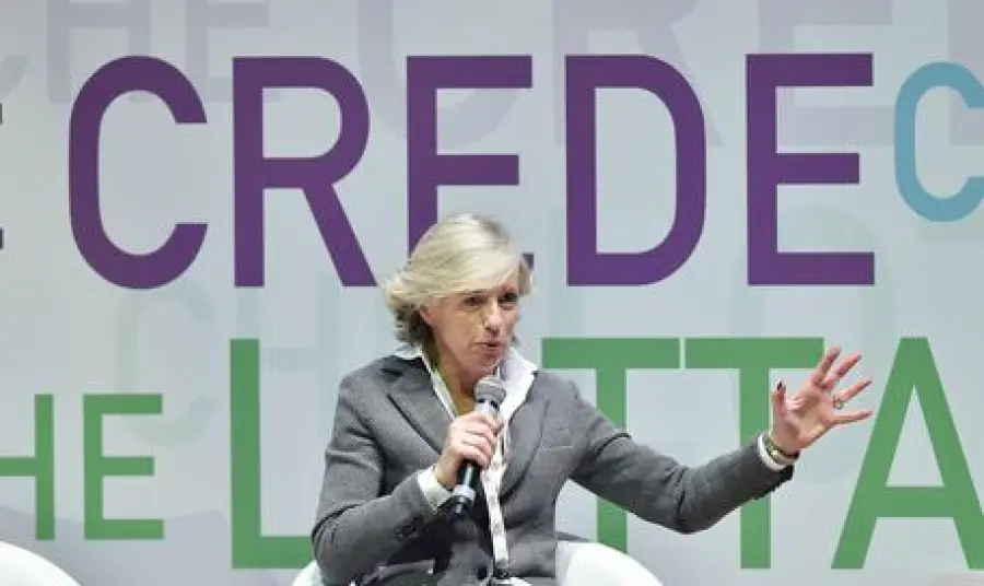 Bimba Malata Di Aids Inizia Finalmente La Scuola!