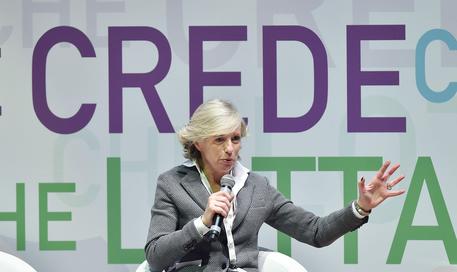 Bimba Malata Di Aids Inizia Finalmente La Scuola!