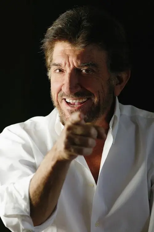 Gigi Proietti Compie 75 Anni: Anima di Roma, Auguri da Zingaretti