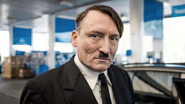 "Lui E' Tornato": Adolf Hitler ai Giorni Nostri, Film Originale di David Wnendt