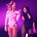 Beyonce' e Nicki Minaj performano 