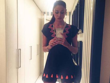 Belen Rodriguez: Cameriera Improvvisata nel Suo Ristorante