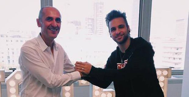 Alessio Bernabei Firma con Warner Music: Foto su Facebook