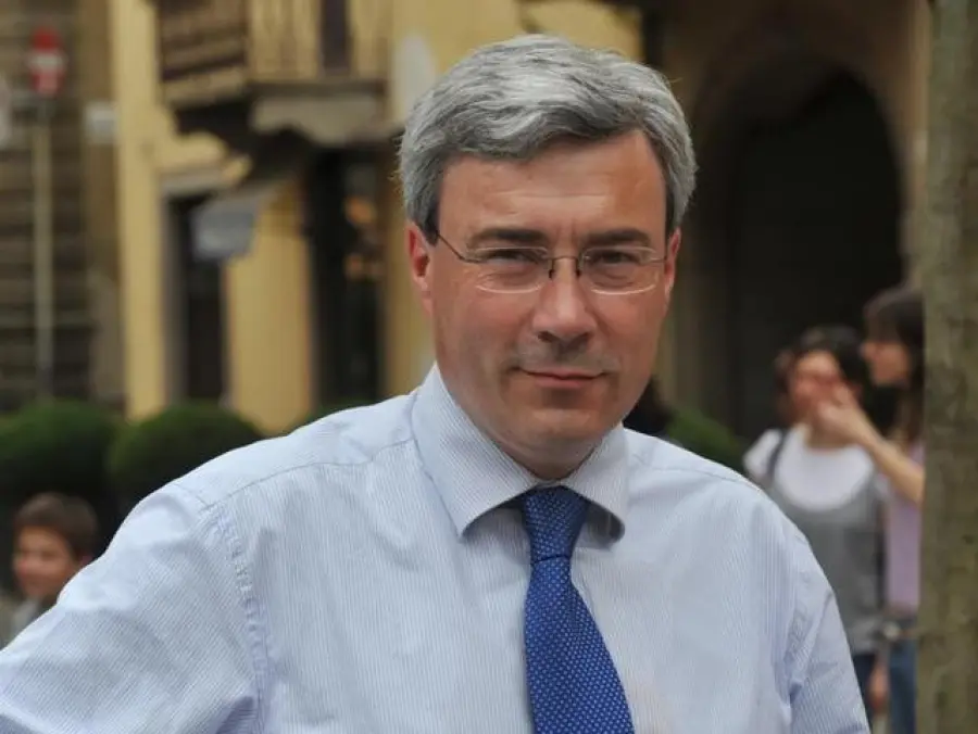 Treviglio, Insegna Senza Laurea: Sindaco Pezzoni si Dimette