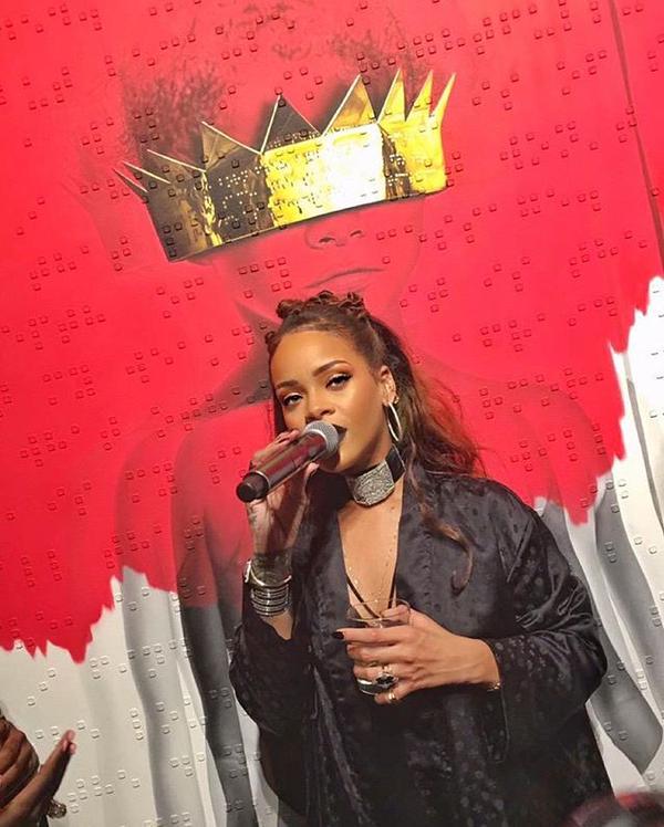 Rihanna, Cover "Anti" Presentata a Los Angeles: Foto su Instagram