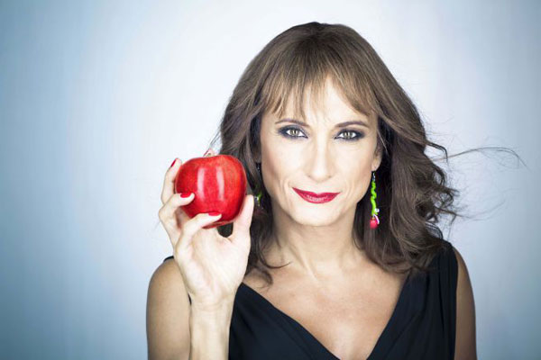 Vladimir Luxuria Esalta Nudismo con Isola di Adamo ed Eva: Reality su Deejay Tv