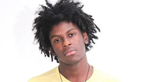 Chi e' Leiner Riflessi? Alessio Bernabei lascia, i Dear Jack annunciano il nuovo cantante!