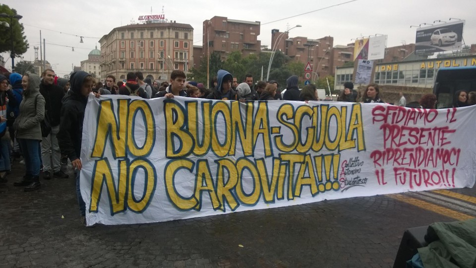Buona Scuola: Cortei contro Riforma e Governo, Manganellate a Bologna