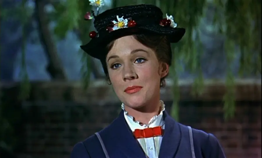 JULIE ANDREWS COMPIE 80 ANNI: INTERPRETO' "MARY POPPINS"