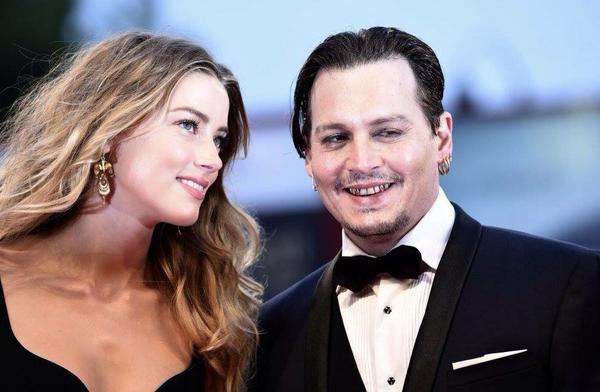 Johnny Depp imbruttito? "Ho ucciso i miei cani e li ho mangiati", shock a Venezia 72