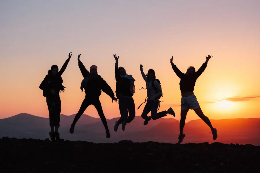 Organizzare un viaggio con gli amici: tra entusiasmo, compromessi e aspettative