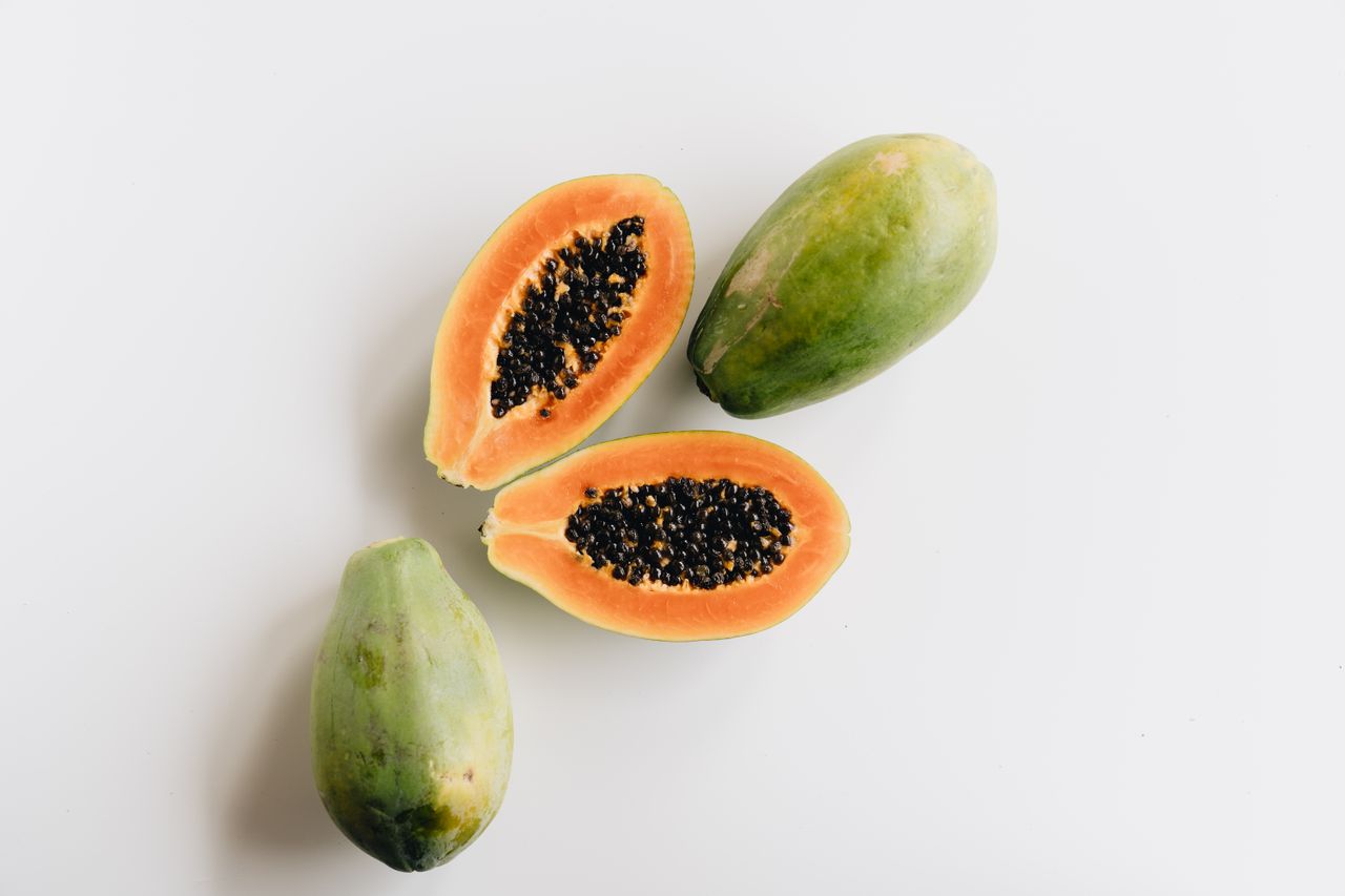 Papaya: proprietà nutrizionali e benefici di un frutto sempre più presente sulle nostre tavole