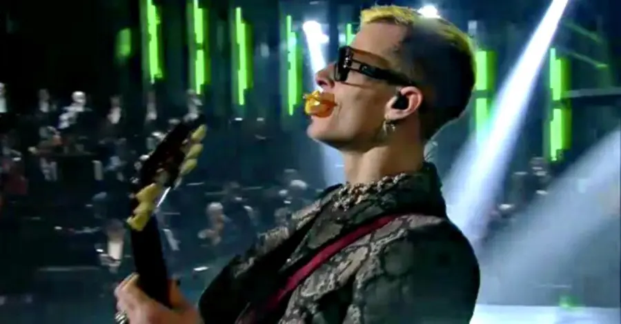 Chi è Boss Doms, chitarrista di Achille Lauro: età e ciuccio a Sanremo 2019