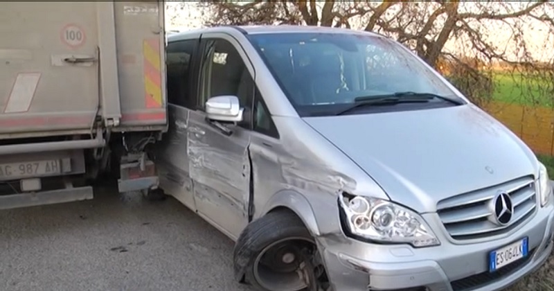 Fano: grave incidente stradale, mamma e figli salvi per miracolo