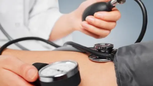 Sesso e pressione alta: i rapporti intimi più efficaci delle compresse