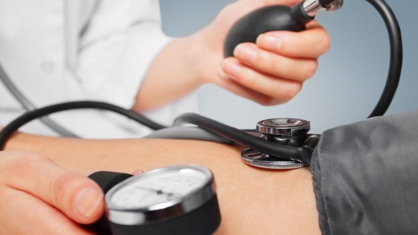 Sesso e pressione alta: i rapporti intimi più efficaci delle compresse