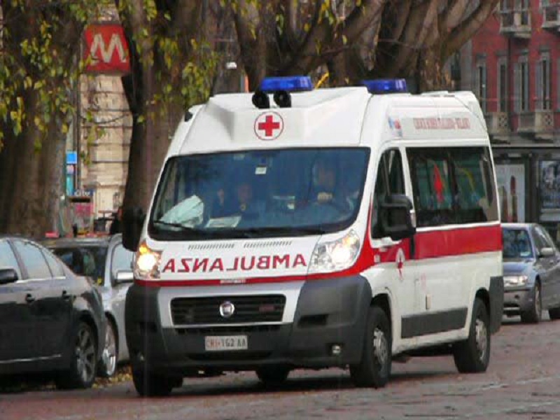 Mantova: 43enne esce di strada con la sua auto a Suzzara