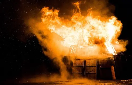 Lazio: roghi tossici, 57 sono gli indagati e 25 i tir confiscati