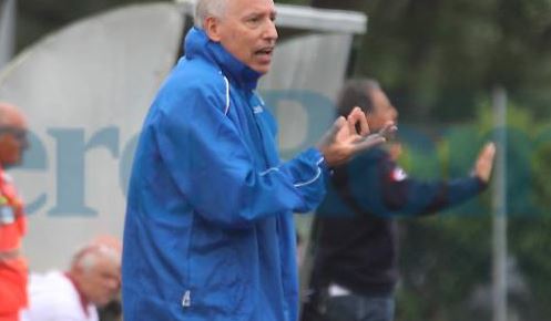 Muore l'allenatore Stefano Evangelisti: i giocatori lo celebrano con una vittoria