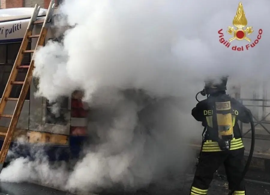 Firenze: incendio in un'abitazione, ustionato un bambino