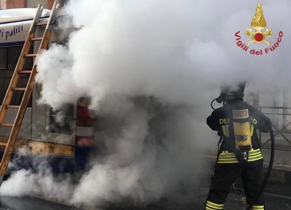 Firenze: incendio in un'abitazione, ustionato un bambino