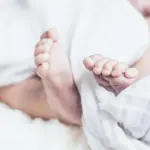 Bergamo: partorisce in casa, la mamma e il piccolo stanno bene
