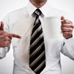 Macchie sui vestiti: le persone intelligenti si sporcano più spesso