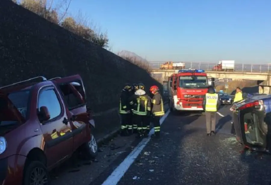 Benevento: incidente stradale sul Raccordo, muore uomo di 56 anni