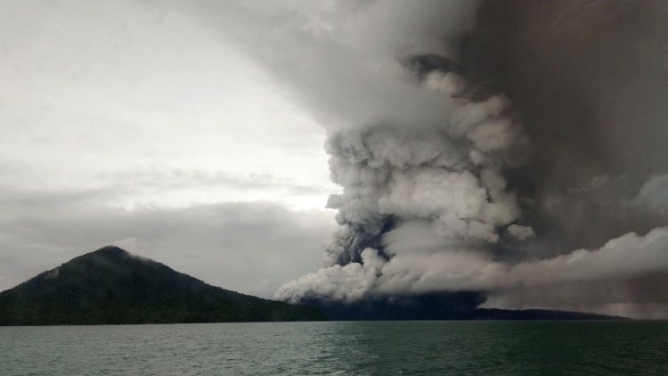 Terremoto in Indonesia, magnitudo 6.1: allarme Krakatoa