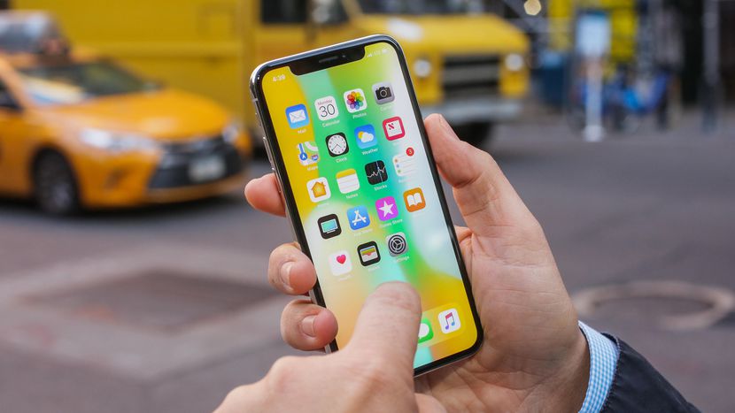 iPhone X, Apple ha mentito su dimensioni e risoluzione: causa all'azienda di Cupertino