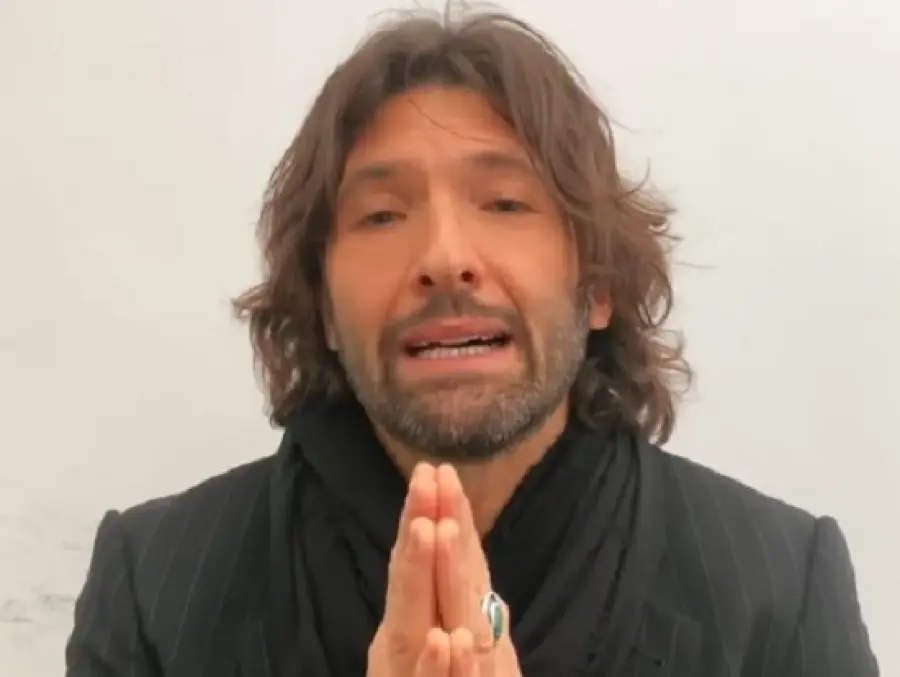 GF Vip: Walter Nudo invia un messaggio nel cuore della notte ai fan