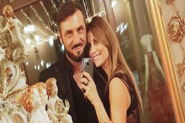 Sossio Aruta chiede a Ursula di sposarlo: "Aspetto un tuo si"