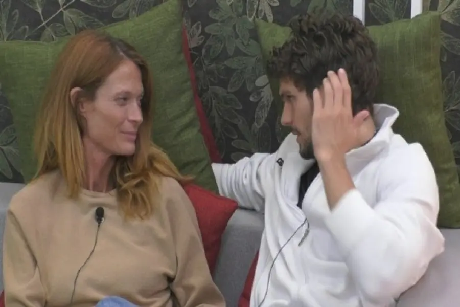 Grande Fratello Vip Jane e Elia: la prima notte in hotel