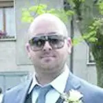 Muore a 37 anni per un mal di schiena: cos'è successo