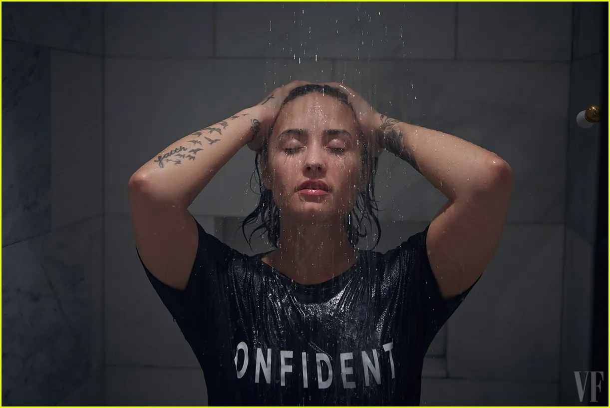 Demi Lovato Senza Veli su Vanity Fair: “E’ Liberatorio Essere Liberi”