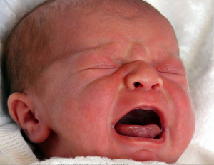 neonato-piange