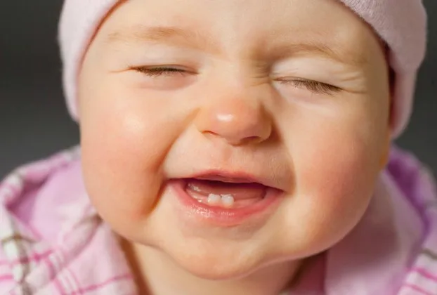 Perugia: bimba nasce con due denti, evento rarissimo