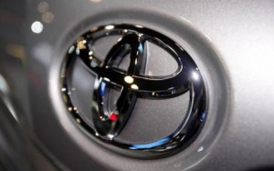 Acciaio Langue: Toyota Rallenta Produzione