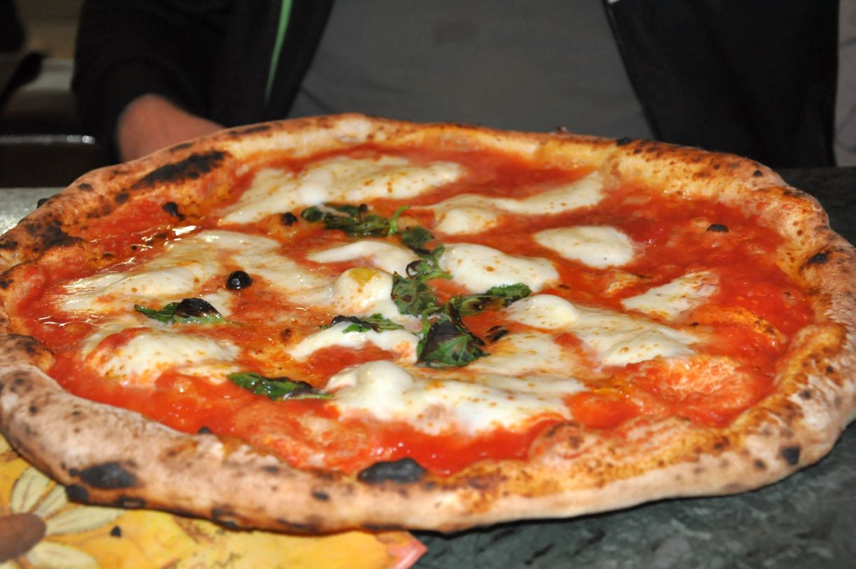 Pizza napoletana a Napoli