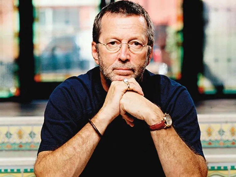 Eric Clapton, presto addio alle scene: “Molto difficile suonare la chitarra”