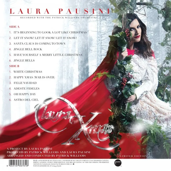 Laura Pausini intona 12 brani natalizi in “Laura Xmas”, nuovo disco