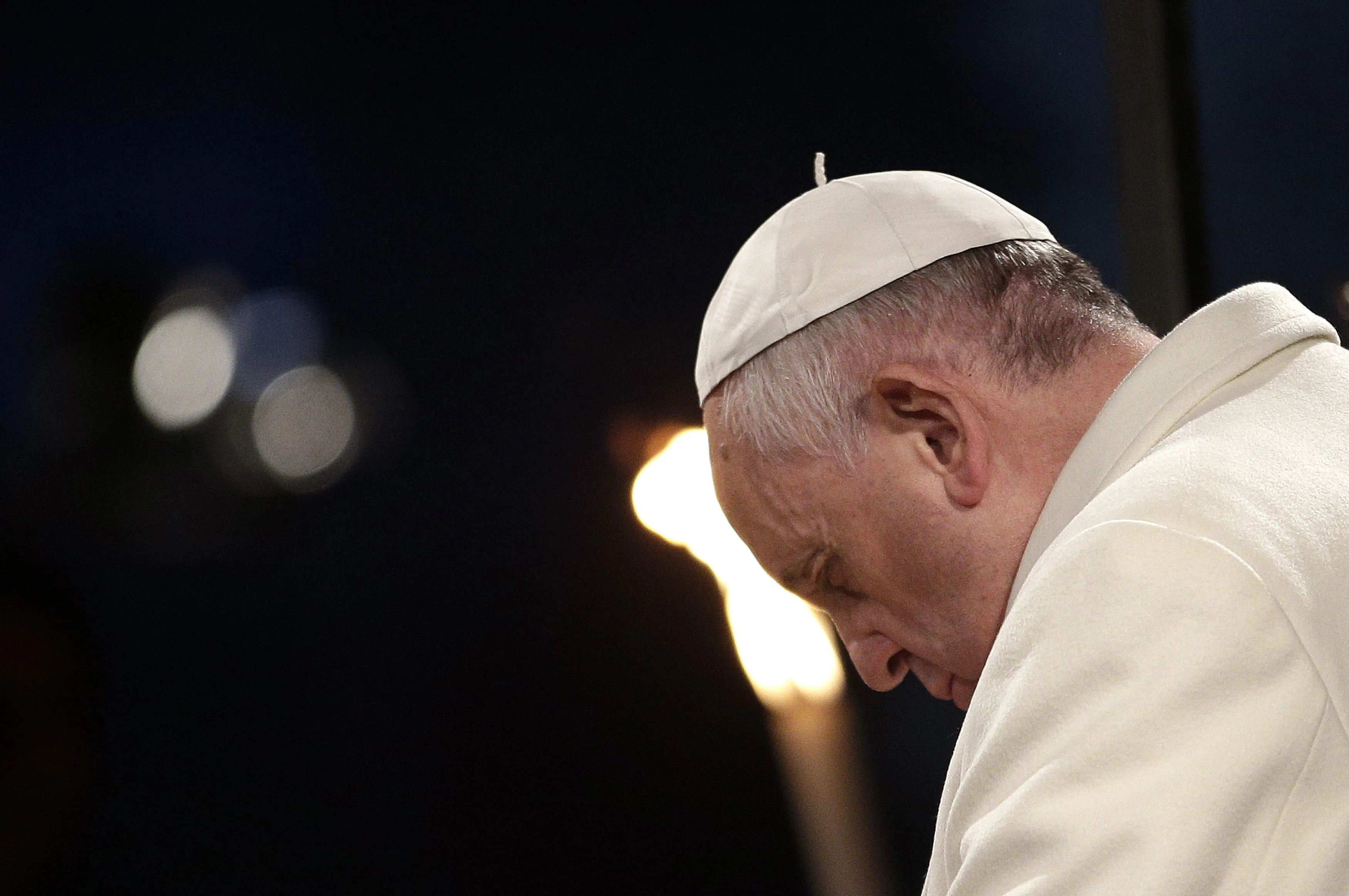 Papa Francesco: ‘Partecipate alla via Crucis per le donne crocifisse’