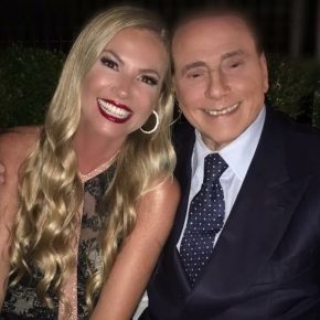 Berlusconi ospite a sorpresa al party della Panicucci