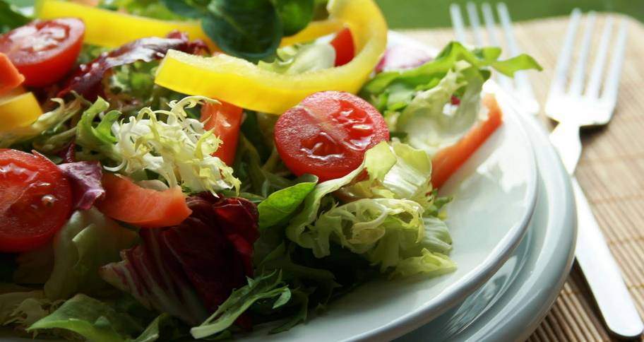 Dieta vegetariana fa perdere peso velocemente ma attenzione ai rischi