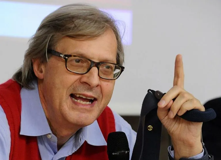 Vittorio Sgarbi ‘maestro’ di Malena la Pugliese, collaboratrice di Siffredi
