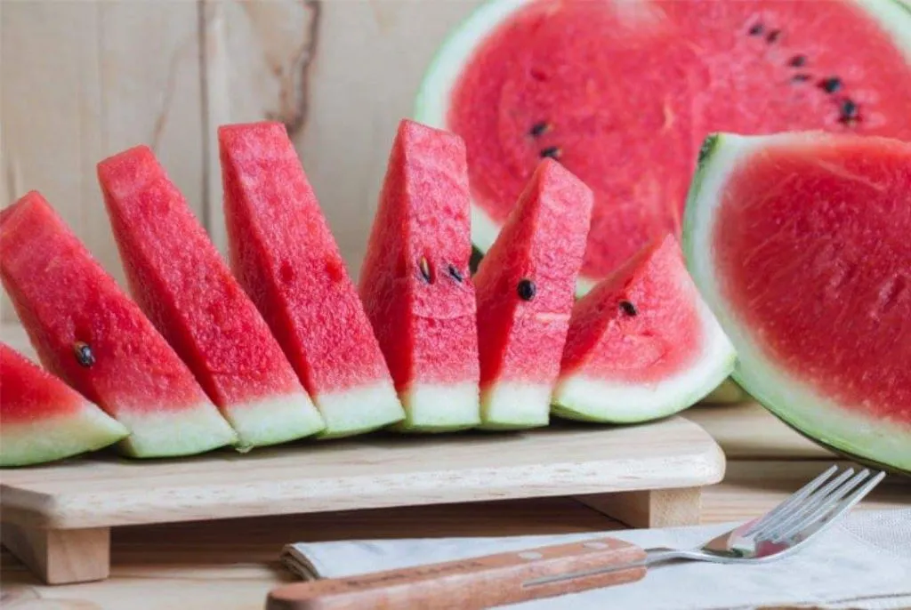 Anguria, frutto ideale contro il caldo e rimedio anti cancro