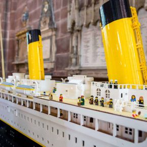 Titanic Lego devastato da due bimbi alla Brikmania